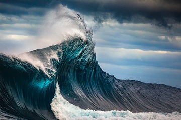 Closeup of a wave breaking