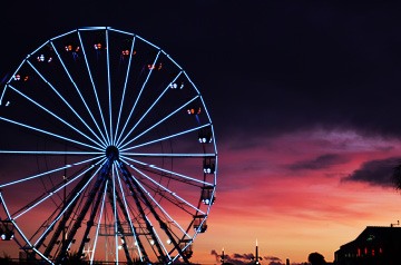Ferris wheel at sunset